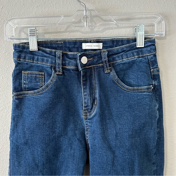 Eternal Summer Women’s Straight Leg Blue Short Jeans/Capris Fringe Size Small - Picture 3 of 12